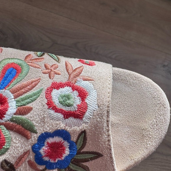 Aldo Women's Embroidered Floral Mules - Cream - Picture 8 of 10